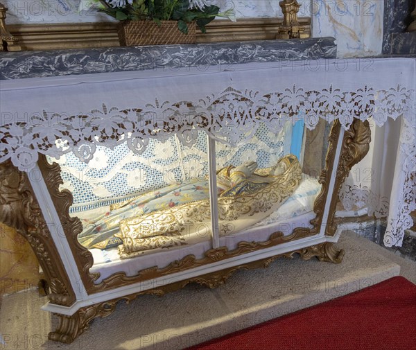 Interior of historic Roman Catholic church Igreja de Santa Maria da Devesa, Castelo de Vide, Alto Alentejo, Portugal, southern Europe, effigy of Blessed Virgin Mary inside glass display cabinet, Europe