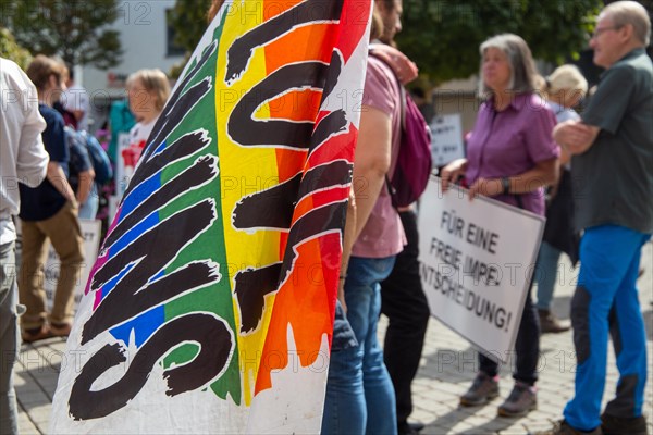 Lateral thinking demo in Darmstadt, Hesse: The demonstration was directed against the corona measures of the past two years as well as future restrictions such as the reintroduction of compulsory masks. There were also calls for a stop to arms deliveries to Ukraine