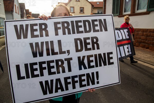 Demonstration in Herxheim near Landau (Palatinate) : Under the slogan Herxheim stands up, a joint march of craftsmen, farmers and small and medium-sized businesses, the arms deliveries, energy prices and the continuation of corona measures were denounced, among other things