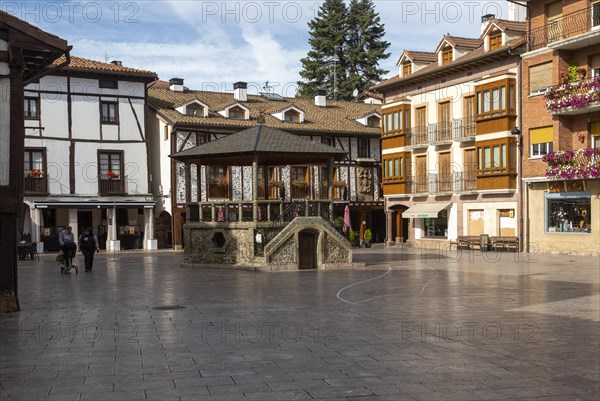 Historic buildings in Plaza Conde de Torremuzquiz, town of Ezcaray, La Rioja Alta, Spain Plaza Conde de Torremuzquiz