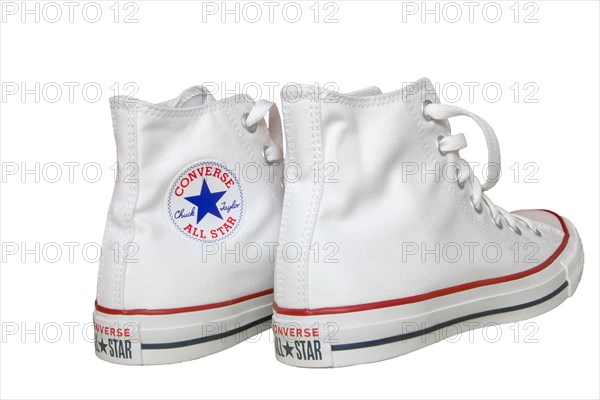 White Converse Chucks Taylor All-Star Hi (optional)