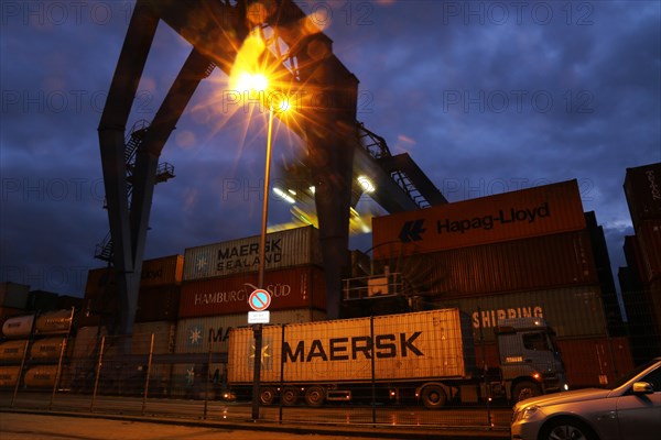 Cargo handling in the port of Mannheim (Baden-Wuerrtemberg)