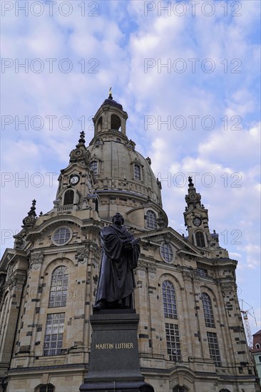 Martin Luther Monument in front of the Church of Our Lady on Neumarkt, Dresden, Free State of Saxony, Germany, Europe