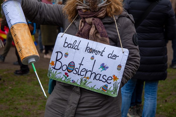 Frankfurt: Large demonstration against the corona measures. The organiser estimates the number of participants at 20, 000