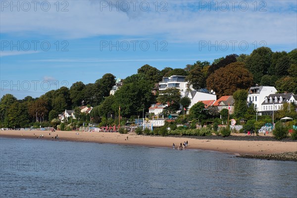 View over the Elbe beach in Hamburg harbour, Panorama, Hanseatic City of Hamburg, Hamburg, Germany, Europe