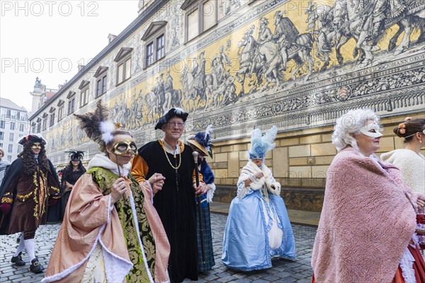 LUST & PASSION & JOY OF LIFE, for the joy of the masquerade, the Elbvenezian Carnival took place in Dresden on the weekend in front of Rose Monday. The highlight was the joint stroll through the historic centre with masks in robes in the style of the Elbe Venetian Carnival from the Neumarkt through the Altmarktgalerie, the Schlossstrasse, through the Stallhof, along the Fuerstenzug, onto the Bruehlsche Terrasse and into the Bruehlsche Garten, Dresden, Saxony, Germany, Europe