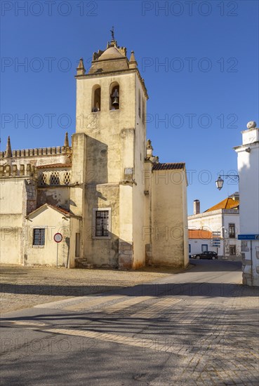 Church Igreja Matriz de Nossa Senhora da Assuncaoin, village of Alvito, Beja District, Baixo Alentejo, Portugal, southern Europe, Europe