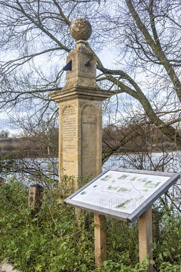 Maud Heath's Causeway memorial monument, Kellayways bridge, nr Chippenham, Wiltshire, England, UK dated 1698