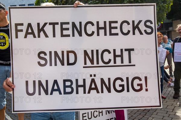 Lateral thinking demo in Darmstadt, Hesse: The demonstration was directed against the corona measures of the past two years as well as future restrictions such as the reintroduction of compulsory masks. There were also calls for a stop to arms deliveries to Ukraine