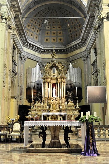Altar area, Basilica of Santa Maria delle Grazie, 1463, built in 1482, Milan, Italy, Europe