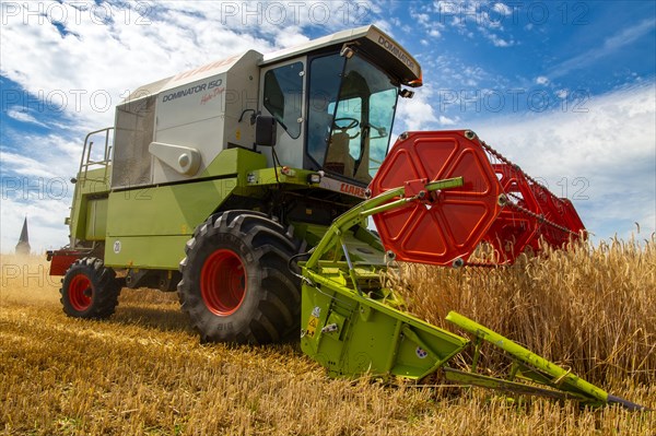 Grain harvest in the district of Bad Duerkheim (Rhineland-Palatinate)