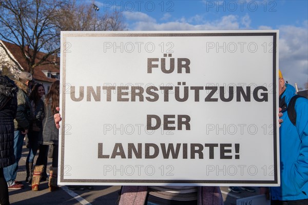 Demonstration in Landau in der Pfalz in favour of peace negotiations, affordable energy and living costs and politicians' liability. The demonstration was organised by a private individual