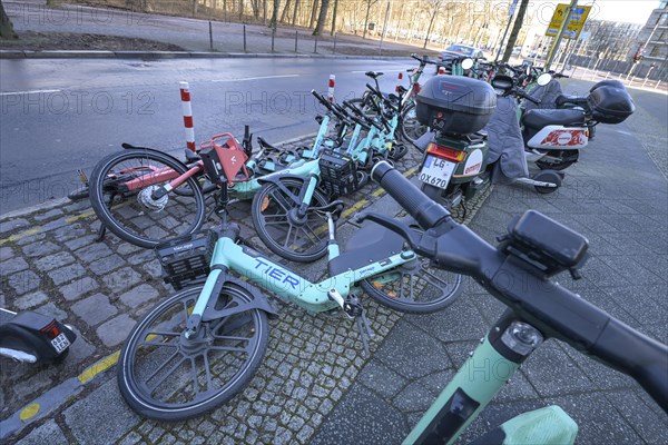 Jelbi Mobility Station, Tier Leihfahrraeder, Lennestrasse, Mitte, Berlin, Germany, Europe