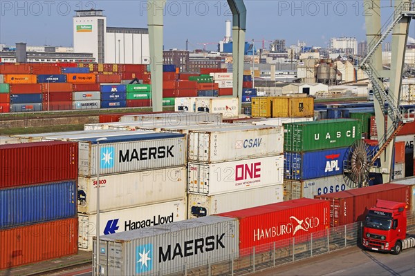 Large stack of shipping containers or storage containers in the Rhine harbour of Mannheim (Mannheim, Baden-Wuerttemberg)