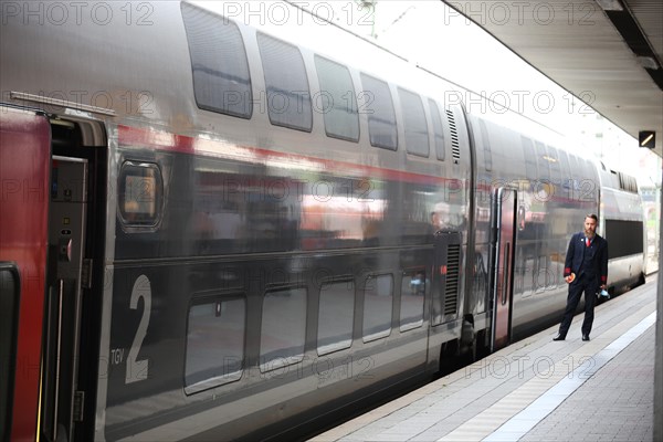 Stopping TGV at Mannheim main station with passengers boarding and alighting