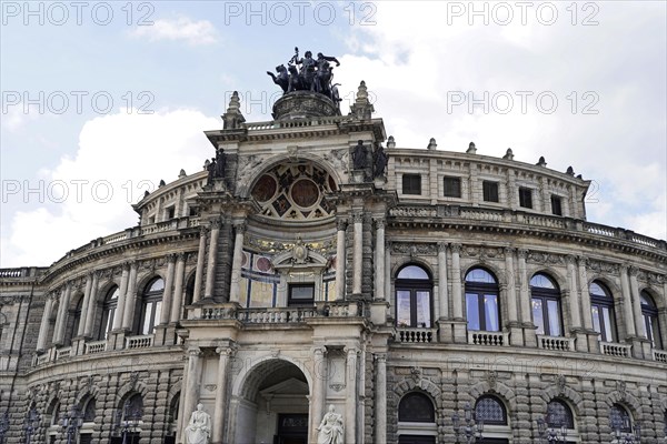 Semperoper, Opera House of the Saxon State Opera Dresden, Court and State Opera of Saxony, Theaterplatz, Dresden, Saxony, Germany, Europe