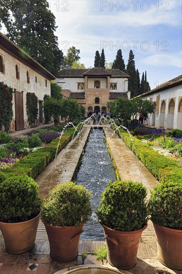 Patio de la Acequia, gardens with water basin, water features, Moorish palace, Generalife Gardens, Alhambra, UNESCO World Heritage Site, Granada, Spain, Europe