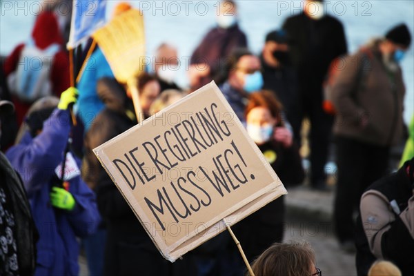 Mainz: A demonstration against the coronavirus measures took place under the slogan One year of lockdown policy - enough is enough . It was organised by private individuals. Demonstrations were held in all state capitals on this day