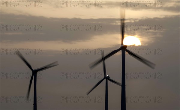 Windmills in a wind farm, Nauen, 03/03/2021