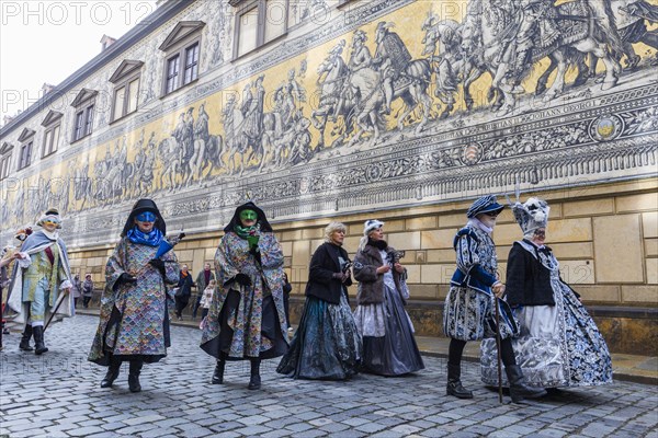 LUST & PASSION & JOY OF LIFE, for the joy of the masquerade, the Elbvenezian Carnival took place in Dresden on the weekend in front of Rose Monday. The highlight was the joint stroll through the historic centre with masks in robes in the style of the Elbe Venetian Carnival from the Neumarkt through the Altmarktgalerie, the Schlossstrasse, through the Stallhof, along the Fuerstenzug, onto the Bruehlsche Terrasse and into the Bruehlsche Garten, Dresden, Saxony, Germany, Europe