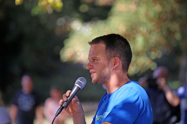 Mannheim: Lawyer Markus Haintz speaks at a vigil against the federal government's coronavirus measures. The rally was organised by the group Querdenken 621