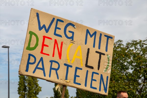 Under the motto Democracy Day, a parade took place in Neustadt-Hambach, followed by a rally at Hambach Castle