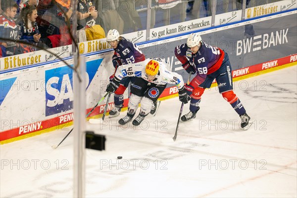 Game scene Adler Mannheim against Fischtown Pinguins Bremerhaven (PENNY DEL, German Ice Hockey League)