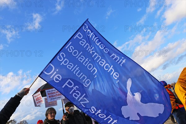 Mainz: A demonstration against the coronavirus measures took place under the slogan One year of lockdown policy - enough is enough . It was organised by private individuals. Demonstrations were held in all state capitals on this day