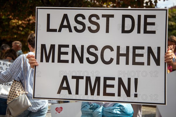 Lateral thinking demo in Darmstadt, Hesse: The demonstration was directed against the corona measures of the past two years as well as future restrictions such as the reintroduction of compulsory masks. There were also calls for a stop to arms deliveries to Ukraine