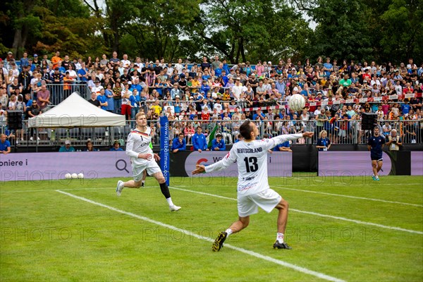 Fistball World Championship from 22 July to 29 July 2023 in Mannheim: At the end of the preliminary round, Germany won 3:0 sets against Italy and finished the preliminary round group A as the winner as expected. Here in the picture Tim Albrecht (13) and Thomas Patrick (1)