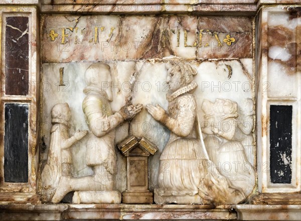 Tudor period 16th century Timperley family memorial alabaster monument Church of Saint Nicholas, Hintlesham, Suffolk, England, UK kneeling lord and lady with their son and daughters