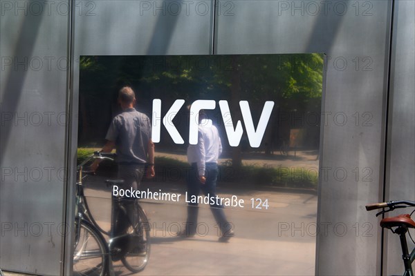 Logo of KfW (Kreditanstalt fuer Wiederaufbau) in the Bockenheimer Landstrasse in Frankfurt am Main (14/06/2023)