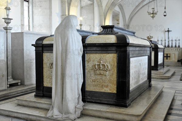 Stone sarcophagi, burial place of the House of Braganza, Monastery of Sao Vicente de Fora, built until 1624, Old Town, Lisbon, Lisboa, Portugal, Europe