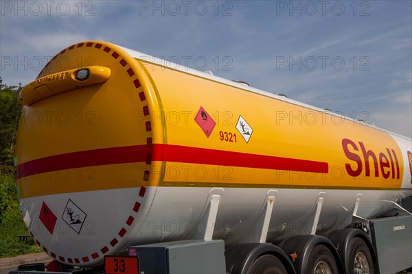 Shell truck on the motorway