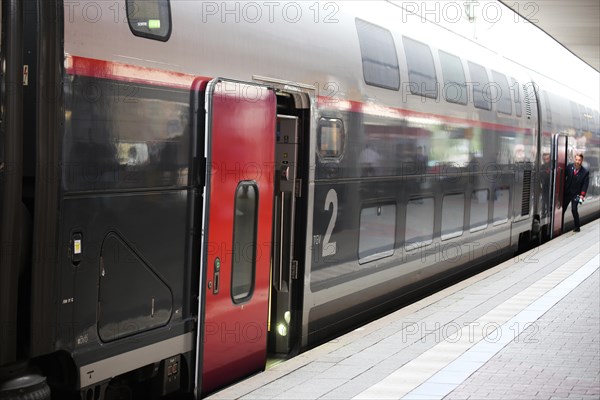 Stopping TGV at Mannheim main station with passengers boarding and alighting