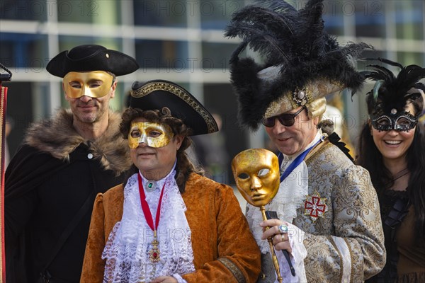 LUST & PASSION & JOY OF LIFE, for the joy of the masquerade, the Elbvenezian Carnival took place in Dresden on the weekend in front of Rose Monday. The highlight was the joint stroll through the historic centre with masks in robes in the style of the Elbe Venetian Carnival from the Neumarkt through the Altmarktgalerie, the Schlossstrasse, through the Stallhof, along the Fuerstenzug, onto the Bruehlsche Terrasse and into the Bruehlsche Garten, Dresden, Saxony, Germany, Europe