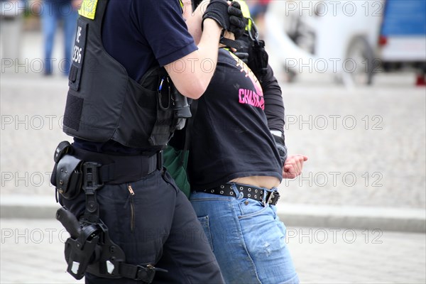 Berlin: The planned lateral thinker demo for peace and freedom against the corona measures of the federal government was banned. Several arrests were made