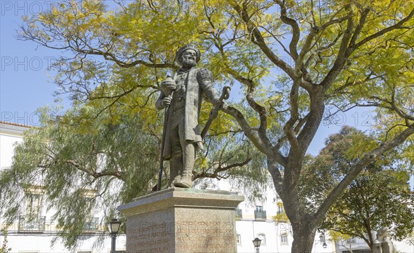 Statue sculpture of Vasco da Gama discoverer of Natal, South Africa in 1497, Jardim Publico, Evora, Portugal, presented by government of Natal, Europe