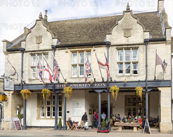 The Snooty Fox public house and hotel, Tetbury, Gloucestershire, Cotswolds, England, UK