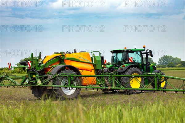 Use of crop protection in agriculture (Altlussheim, Baden-Wuerttemberg)