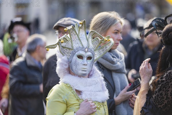 LUST & PASSION & JOY OF LIFE, for the joy of the masquerade, the Elbvenezian Carnival took place in Dresden on the weekend in front of Rose Monday. The highlight was the joint stroll through the historic centre with masks in robes in the style of the Elbe Venetian Carnival from the Neumarkt through the Altmarktgalerie, the Schlossstrasse, through the Stallhof, along the Fuerstenzug, onto the Bruehlsche Terrasse and into the Bruehlsche Garten, Dresden, Saxony, Germany, Europe