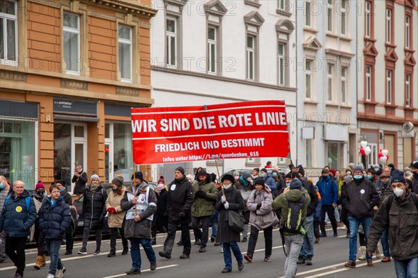 Frankfurt: Large demonstration against the corona measures. The organiser estimates the number of participants at 20, 000