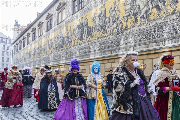 LUST & PASSION & JOY OF LIFE, for the joy of the masquerade, the Elbvenezian Carnival took place in Dresden on the weekend in front of Rose Monday. The highlight was the joint stroll through the historic centre with masks in robes in the style of the Elbe Venetian Carnival from the Neumarkt through the Altmarktgalerie, the Schlossstrasse, through the Stallhof, along the Fuerstenzug, onto the Bruehlsche Terrasse and into the Bruehlsche Garten, Dresden, Saxony, Germany, Europe