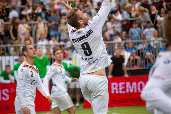 Fistball World Championship from 22 July to 29 July 2023 in Mannheim: At the end of the preliminary round, Germany won 3:0 sets against Italy and finished the preliminary round group A as the winner as expected. Here in the picture: Nick Trinemeier from TSV Pfungstadt