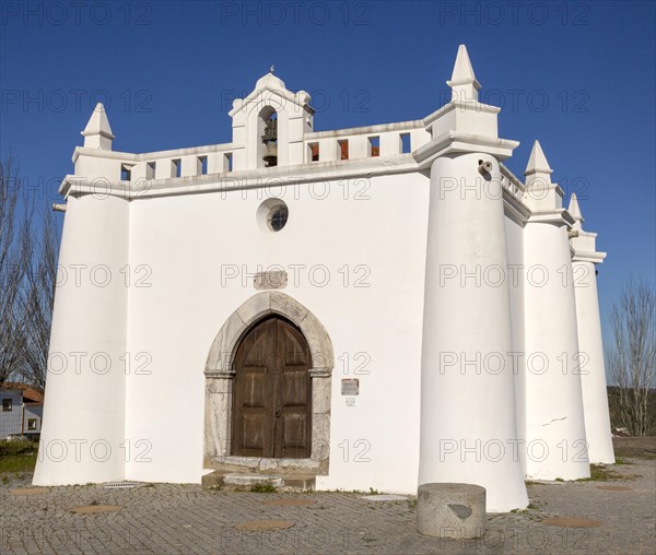 Late Gothic architectural style whitewashed hermitage chapel of Saint Sebastian, 'Ermida de Sao Sebastiao' in village of Alvito, Baixo Alentejo, Portugal, southern Europe, Europe