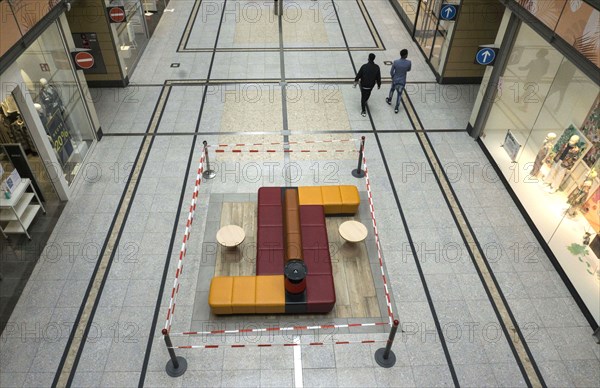 Empty shopping centre in Potsdam. Customers who want to shop in the Potsdam city area must present a negative corona test, Potsdam, 27.03.2021