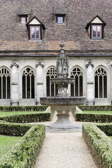 Fountain, Cistercian monastery Bebenhausen, Tuebingen, Baden-Wuerttemberg, Germany, Europe