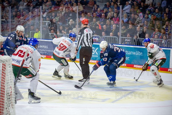 Game scene Adler Mannheim against Augsburg Panther (PENNY DEL, German Ice Hockey League)