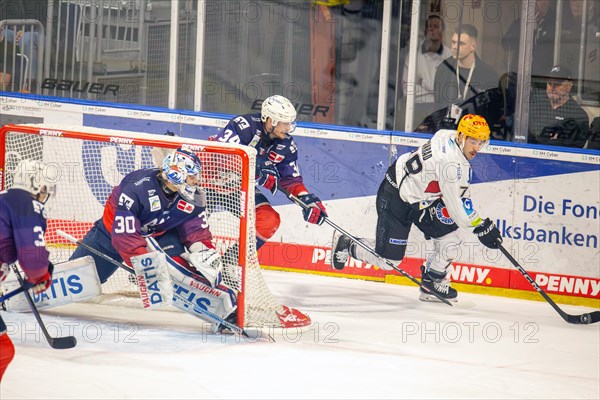 Game scene Adler Mannheim against Fischtown Pinguins Bremerhaven (PENNY DEL, German Ice Hockey League)