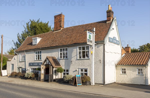 Historic listed building The Cherry Tree inn pub, Cumberland Street, Woodbridge, Suffolk, England, UK, 17th century